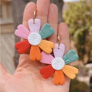 Pastel Daisy Earrings